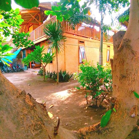 Lima Bintang Hotel Gili Trawangan Exterior foto