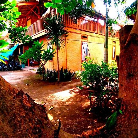Lima Bintang Hotel Gili Trawangan Exterior foto