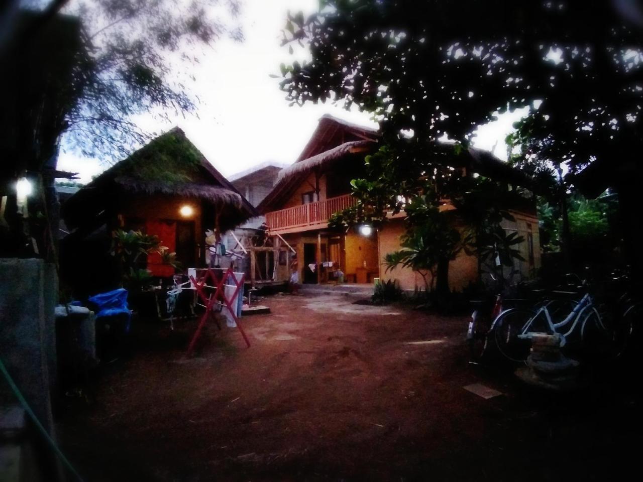 Lima Bintang Hotel Gili Trawangan Exterior foto